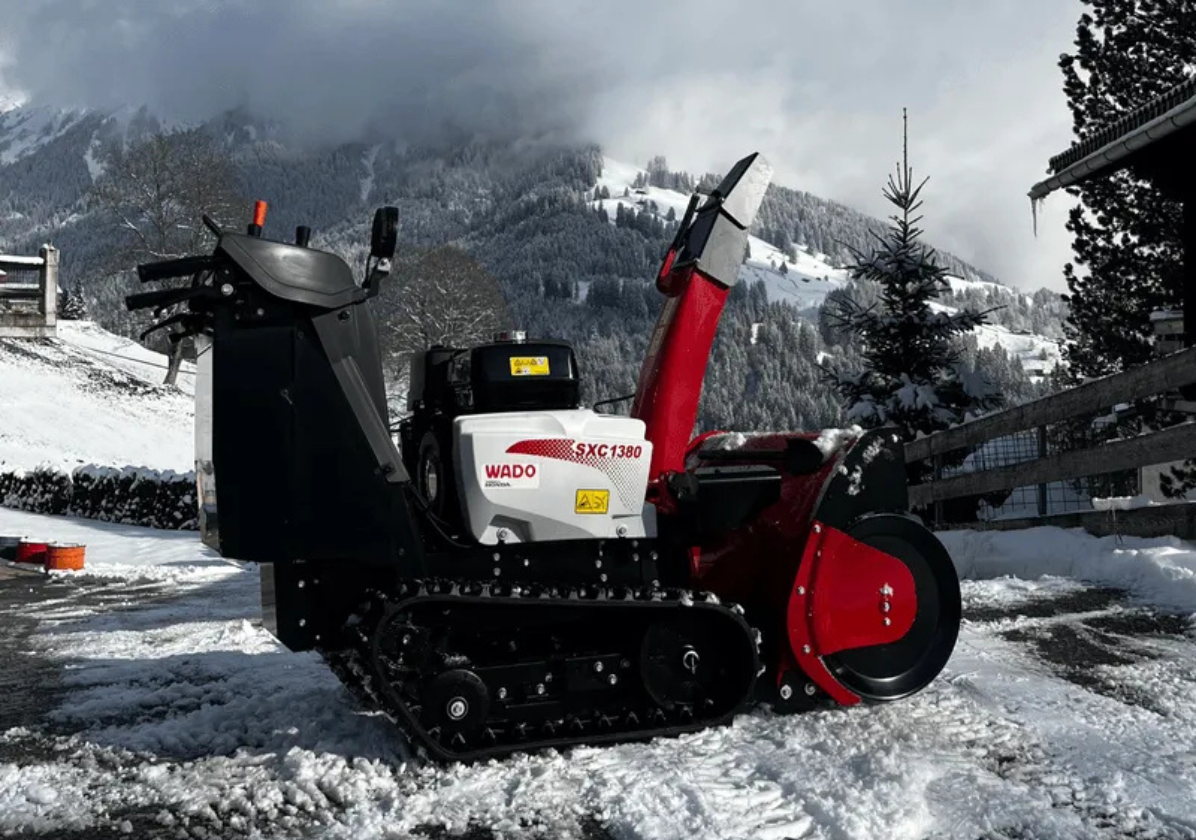 Spazzaneve WADO SXC1380 nell'inverno svizzero